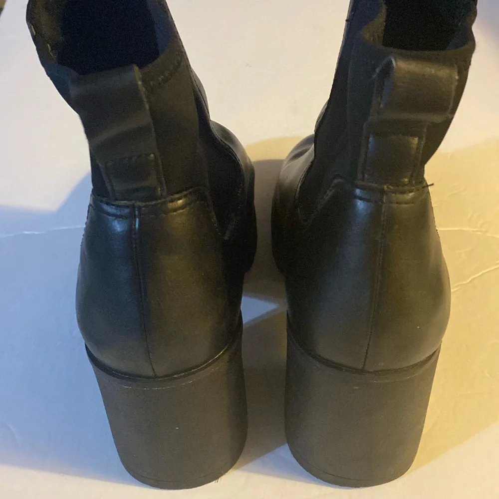 ALDO Chelsea Boots, Ankle Booties, Leather, Platform, Sz 9, chunky, matrix